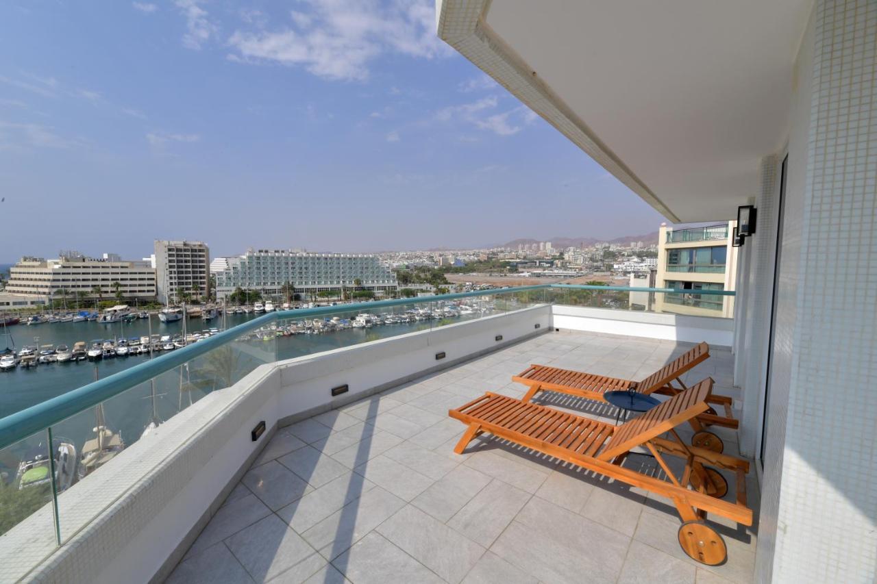 Vert Hotel Eilat Exterior foto A balcony in Athens, Greece
